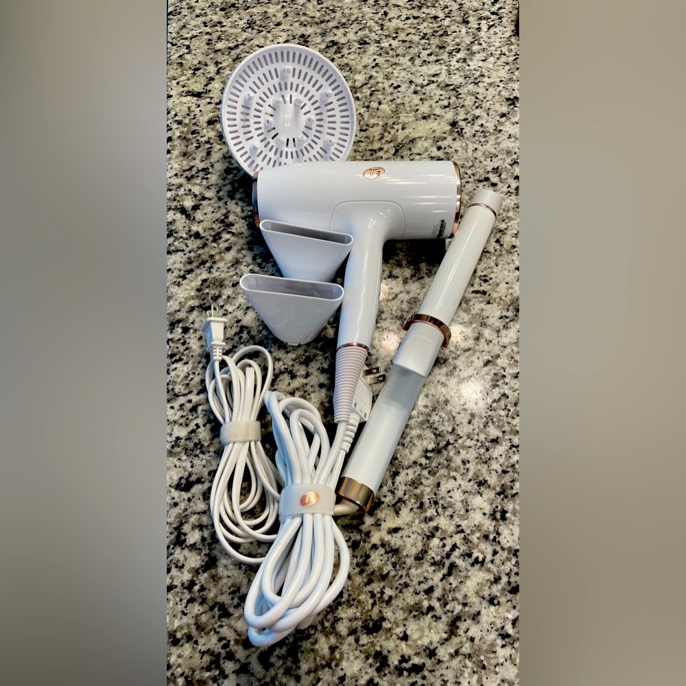 T3 Professional series Hairdryer, diffuser, two sizes concentrator, curling iron